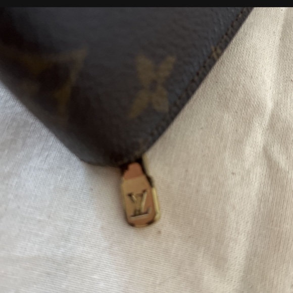 Authentic Louis Vuitton Zip Wallet - Picture 6 of 8